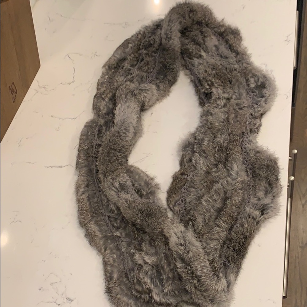 Marcus Adler Newyork rabbit infinity scarf